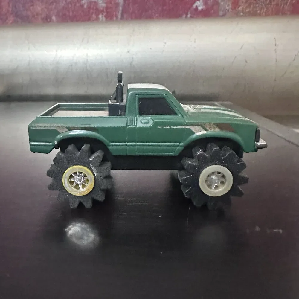 Schaper Stomper 4x4 Toyota SR5 Green Pickup Truck Works